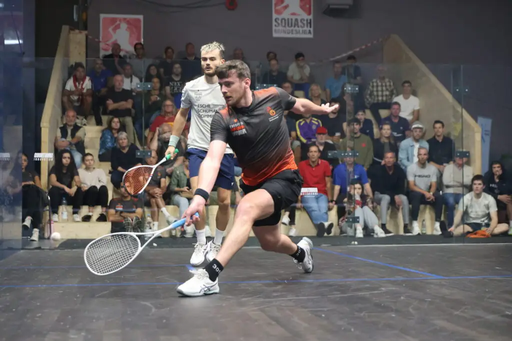 Patrick Rooney (GALOMAR) gegen Melvil Scianimanico (Sportwerk Hamburg) im Finale vor voller Tribüne im Sportpark Nord